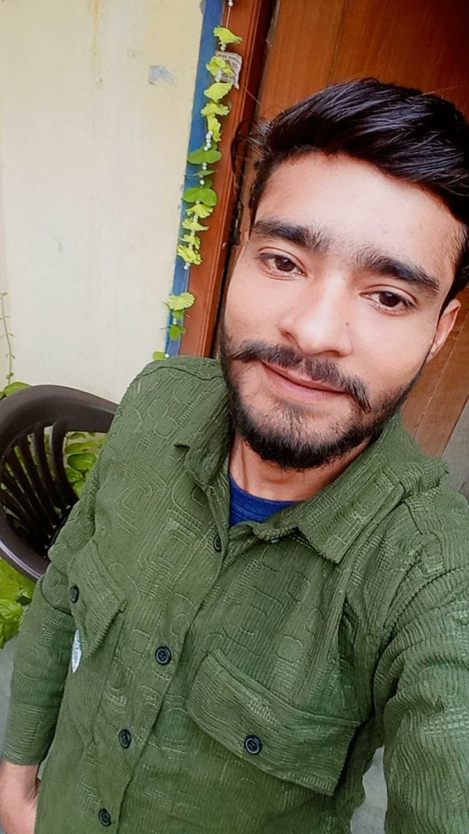 luckyTushar5's tweet image. यह 🌎 ज़िन्दगी छोटी 🤏 सी है इसे हंसकर जियो क्योंकि लौटकर यादें आती है 🕢 वक्त नहीं ❌ 
..
..
#foryou #newpost #karnawał #meerutcantt #lovecity #gao #feel #photoclick #happy #meerut