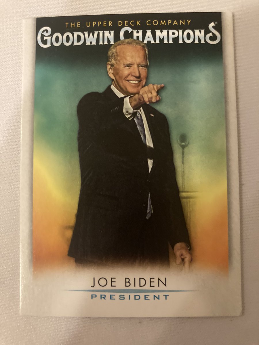 USSportsCards1's tweet image. Took a 72 hour #TwitterBreak and it was fun. I signed back in and my timeline is cards, billionaires whining and US presidential news and notes. 

What do you see most on your timeline?