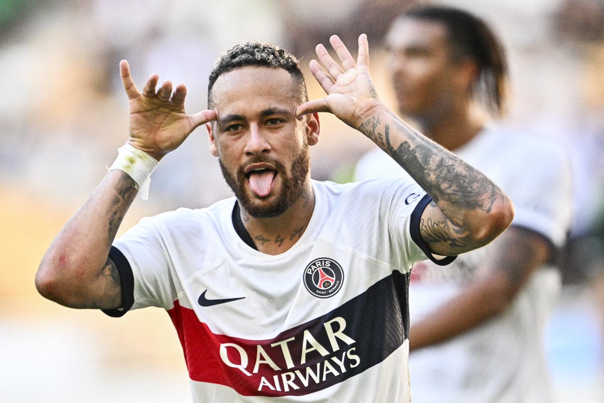 🚨 Neymar tells Romário: “What went wrong at PSG? Ego. Ego”.

“I think having an ego is good, thinking you’re the best… but, you have realize to don’t play by yourself”.

“Nowadays if not everyone helps, it’s impossible to win something”.
