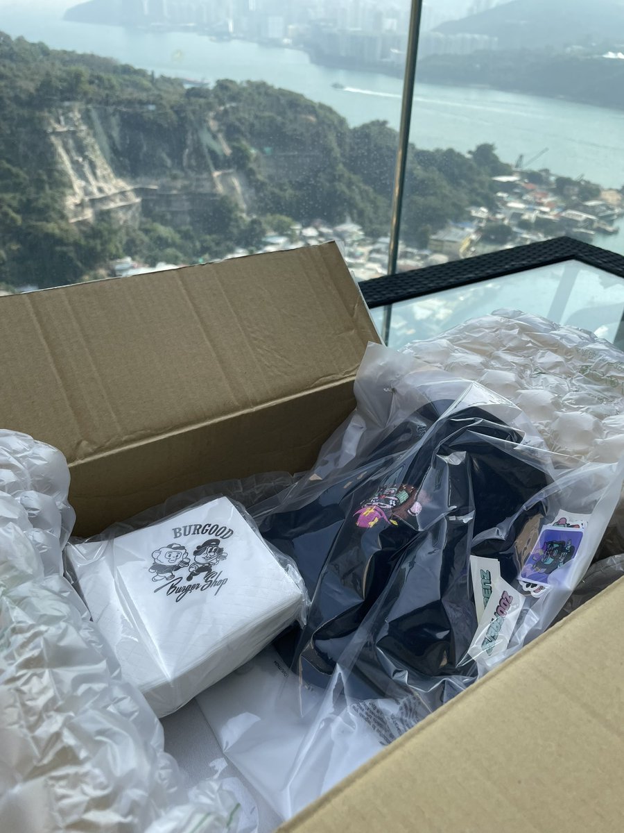 KC66 🦍🍌 tweet media