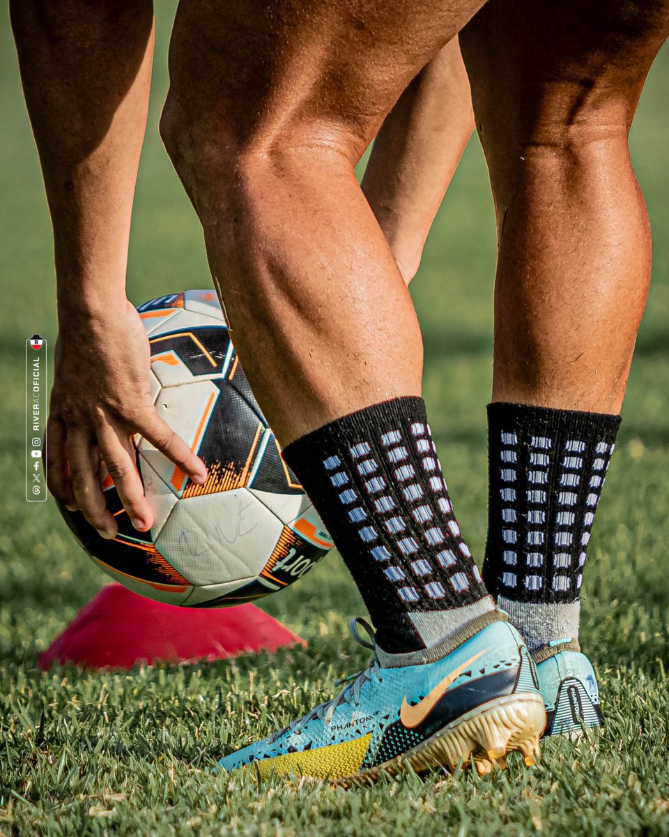 Fechando a quinta-feira de treinos no CT Afrânio Nunes com muito trabalho técnico e físico. 🇾🇪

📸 Maria Vitória / River AC 

#MaiorDoPiaui #GaloCarijo #RiverACOficial