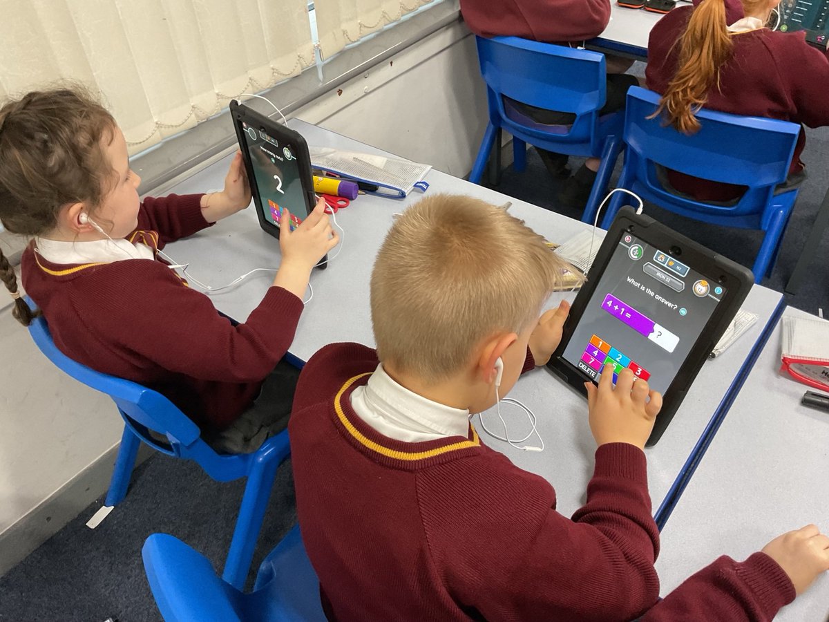 PDA_Y2's tweet image. Working on @numbots to develop our maths skills. #pdamaths