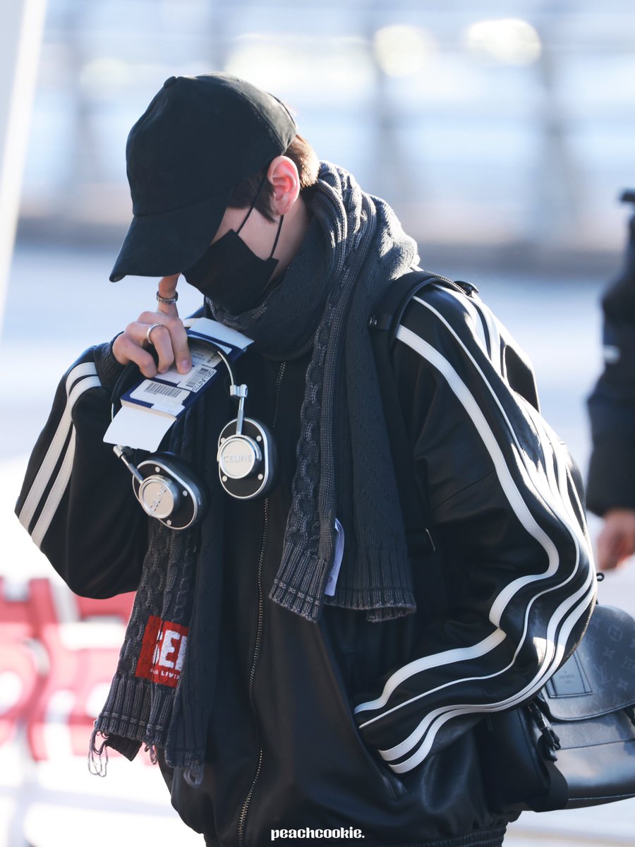 peachcookie0407's tweet photo. 250117 ICN

#KIMGYUVIN #김규빈
#キムギュビン #ZEROBASEONE 
#제로베이스원 #ZB1 https://t.co/d6Sk7upMGB