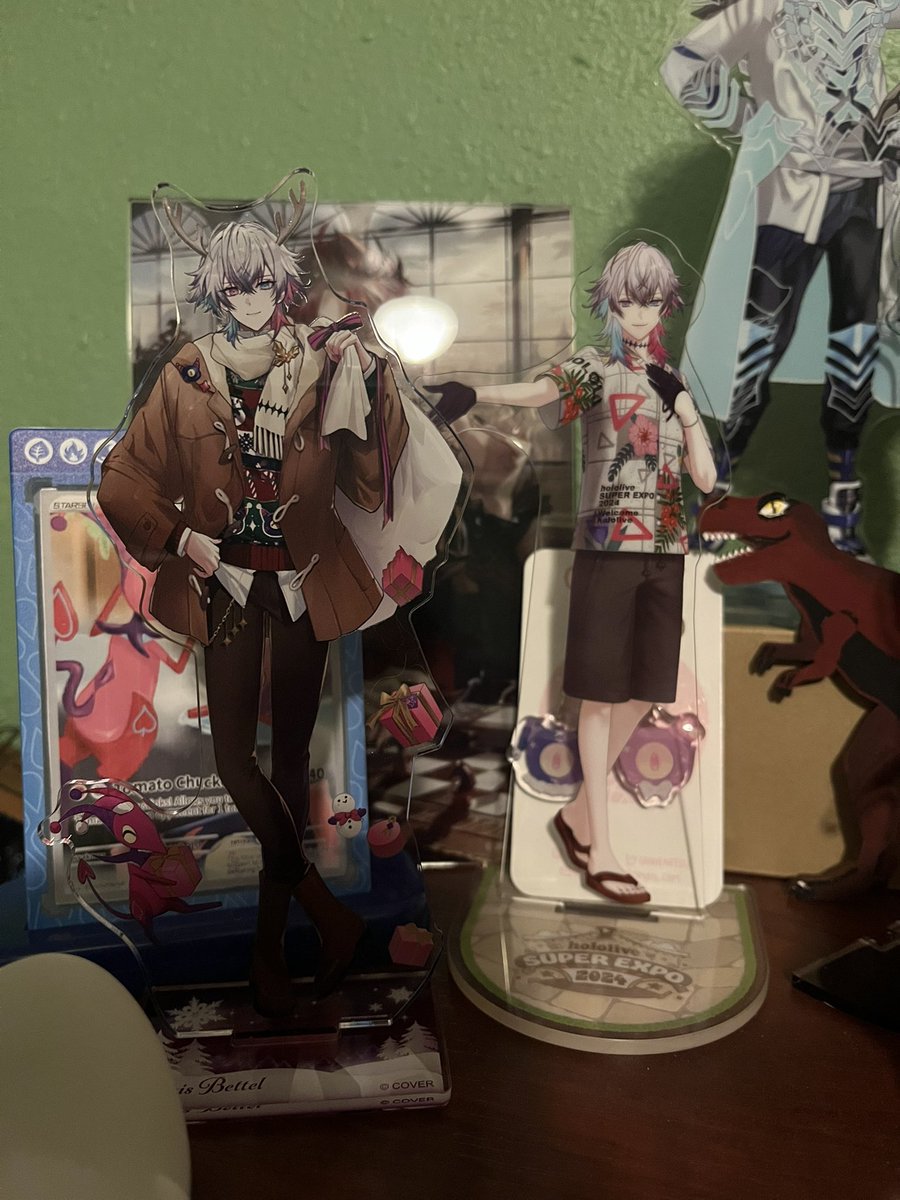 TheIrishNeko's tweet photo. Put the pins on my ita bag and they all match!!
Also stuck the boys in their corners with Expo merch #HolostarsEN #CrimzonRuze #Gavis Bettel #Sorawrity #Bubby #Octoposse #Ruzader https://t.co/d9VFKnhMp9