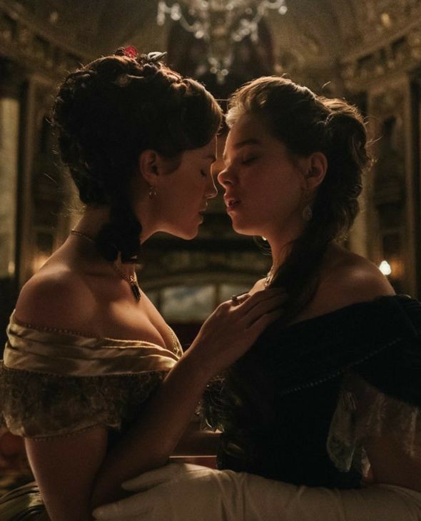 best of emisue (@bestofemisue) on Twitter photo 