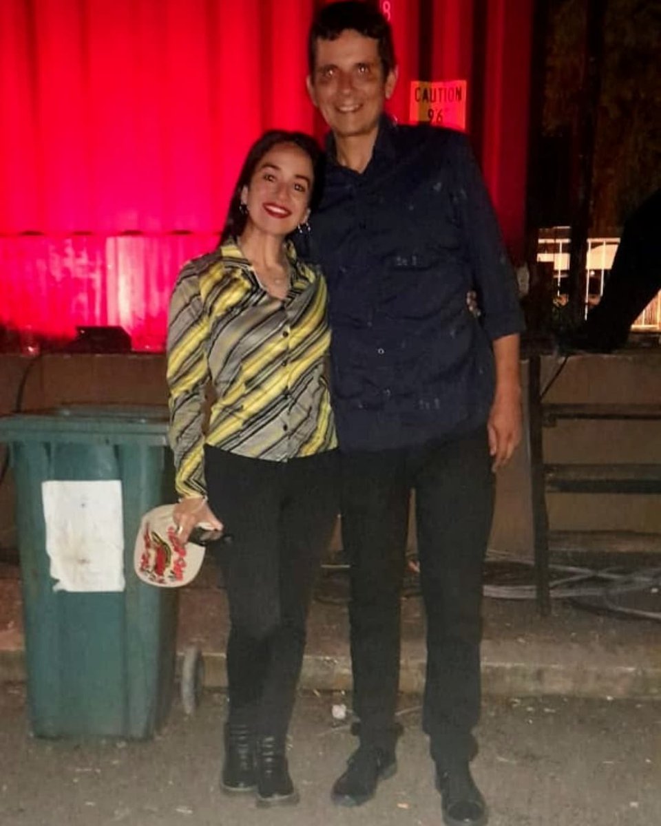 #SeSienteArgentina esperando disfrutar esta noche del Indio Lucio Rojas, Los Manseros y a los Carabajal. Noche Imperdible!. (Foto con Alfredito Rojas) Saludos desde Corrientes Capital!. Valeria y Familia Cáceres.