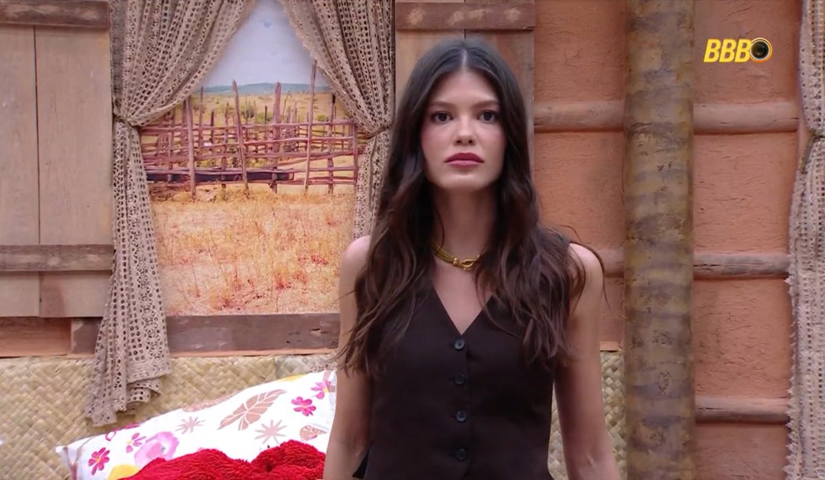 CFVitoriaStrada's tweet photo. Acho que ela já trocou de look umas 3 vezes! HAHAHA. 

Agora, olha esse face card PERFEITO. ✨
Imagina nascer uma vez e nascer assim? 

#BBB25 | #TeamStrada https://t.co/0EbjIuPkam