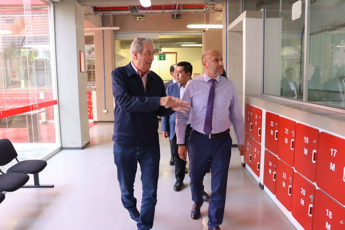 STyC_Tlaxcala's tweet photo. 🌟El Secretario de Trabajo y Competitividad, el Mtro. @Noe_Altamirano_ , se reunió este día con Ramiro Bernal Cuevas, Director del Instituto de Diseño e innovación Tecnológica, Ibero Puebla y con Andrea Pérez Flores, Coordinadora del Nodo de Innovación Empresarial del @IDITIbero https://t.co/ZVCXiKXx6p