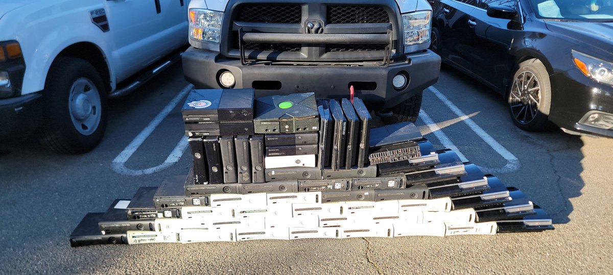 HostsServer's tweet image. More consoles in...might be getting ahead of myself but when the deals call i come a running