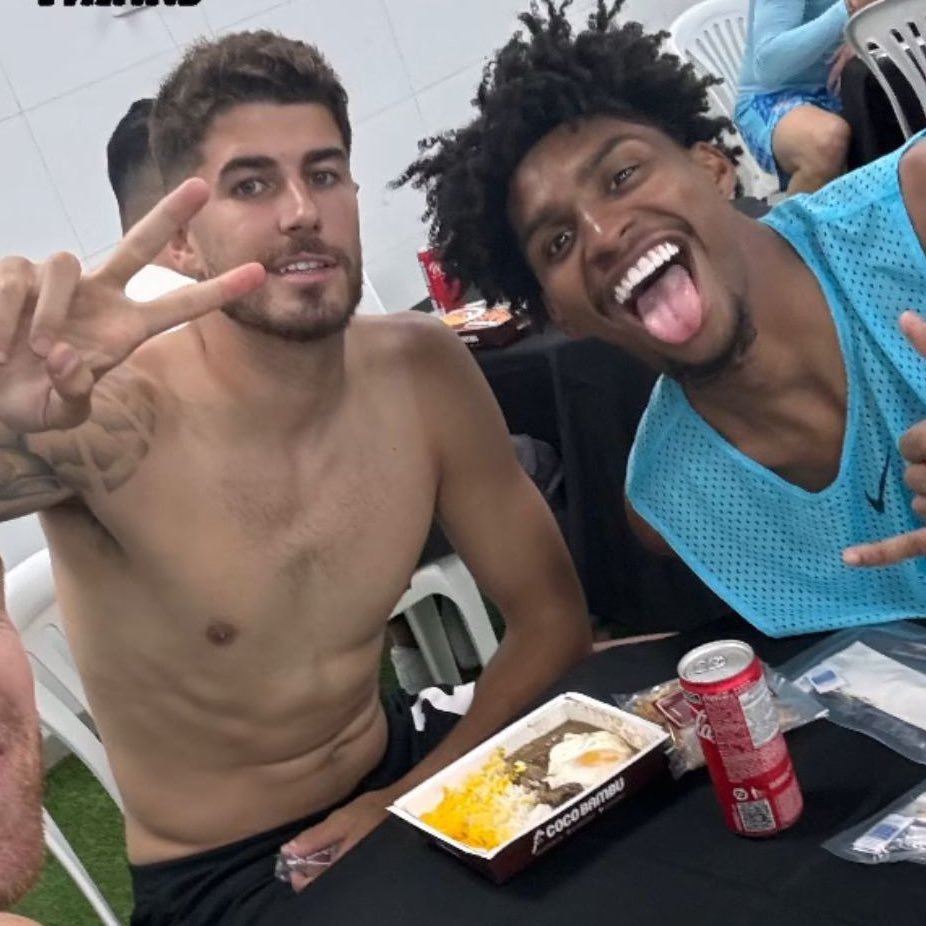 manualjr's tweet photo. Entrou e decidiu o jogo. Primeira vitória do Corinthians na conta dele: Pedro Raul!

A janta no Coco Bambu tá liberada?🤣 https://t.co/O00a6VsxsT