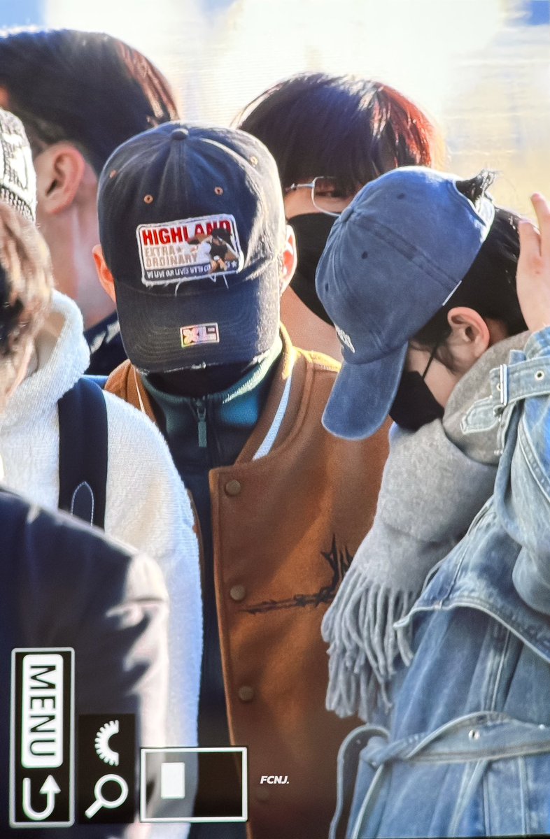 FCNJ_BH's tweet photo. 250117  ICN ✈️

#장하오 #ZHANGHAO #章昊 #ジャンハオ
#성한빈 #SUNGHANBIN #成韩彬 #ソンハンビン
#ZB1 #ZEROBASEONE  #제로베이스원 https://t.co/zZ6pue6dhd