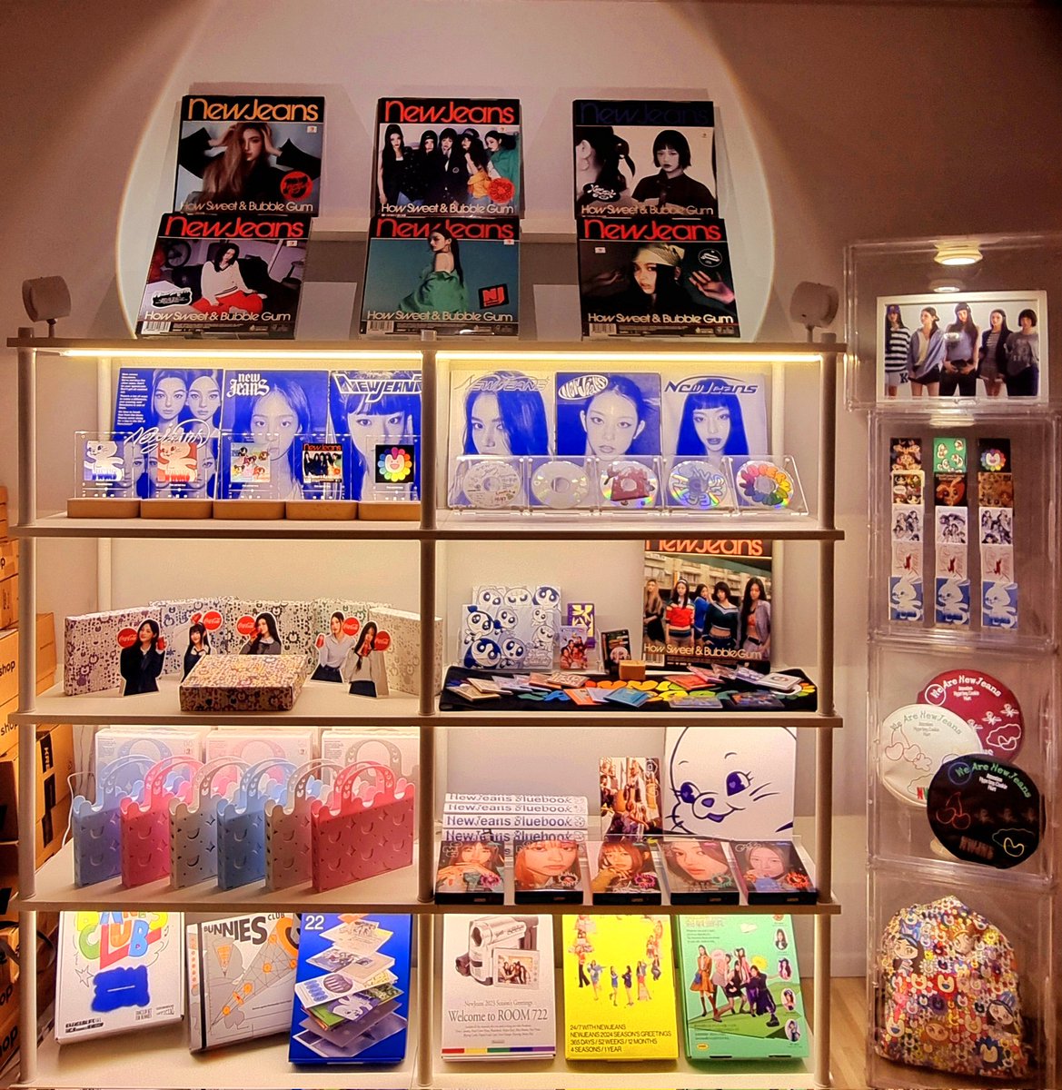 names080808's tweet photo. Final Jeanz Zone

I hope Jeanz saw it and smiled at least once more during the day.

There are more detailed pictures in the comments
 
#jeanzforfree
#jeanz
#NewJeans https://t.co/79Yig2uycy