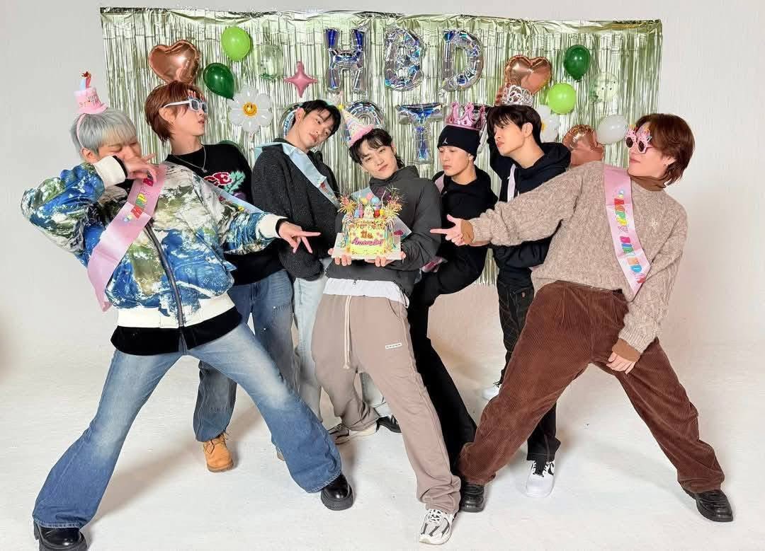 DotogetherTH's tweet image. Happy 11th Anniversary GOT7!
💚💚💚💚💚💚💚
ขอบคุณที่มอบความสุขและความทรงจำดีๆ มาให้กันตลอด 11 ปี
รักและภูมิใจในตัวพวกคุณเสมอ 💚 #GOT7FOREVER #GOT7 #dotogether