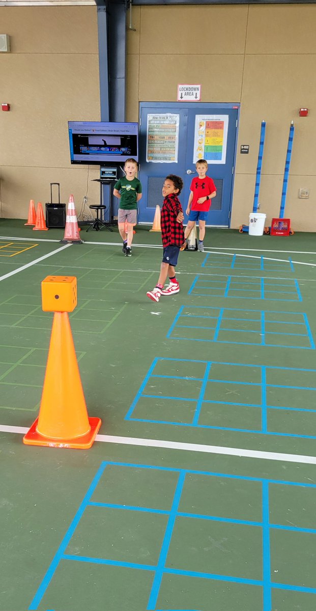 PE at Naples Park Elementary tweet media