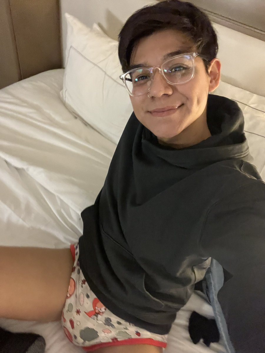 DiaperedMx's tweet photo. Weee outside 😛 https://t.co/2Srn8kLdZB