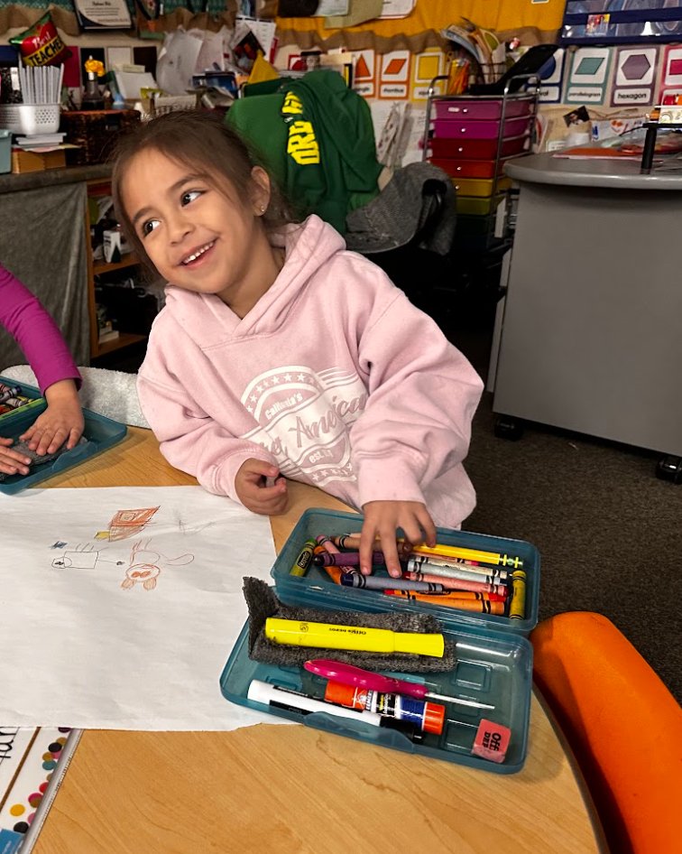 CCES_GUSD's tweet photo. 🎨🐾Our TK students  in action!!🎨🐾
Collaborating on posters to show what animals need to live not only helps them understand essential concepts but also builds teamwork and communication skills. https://t.co/X6XUlgQ02Z