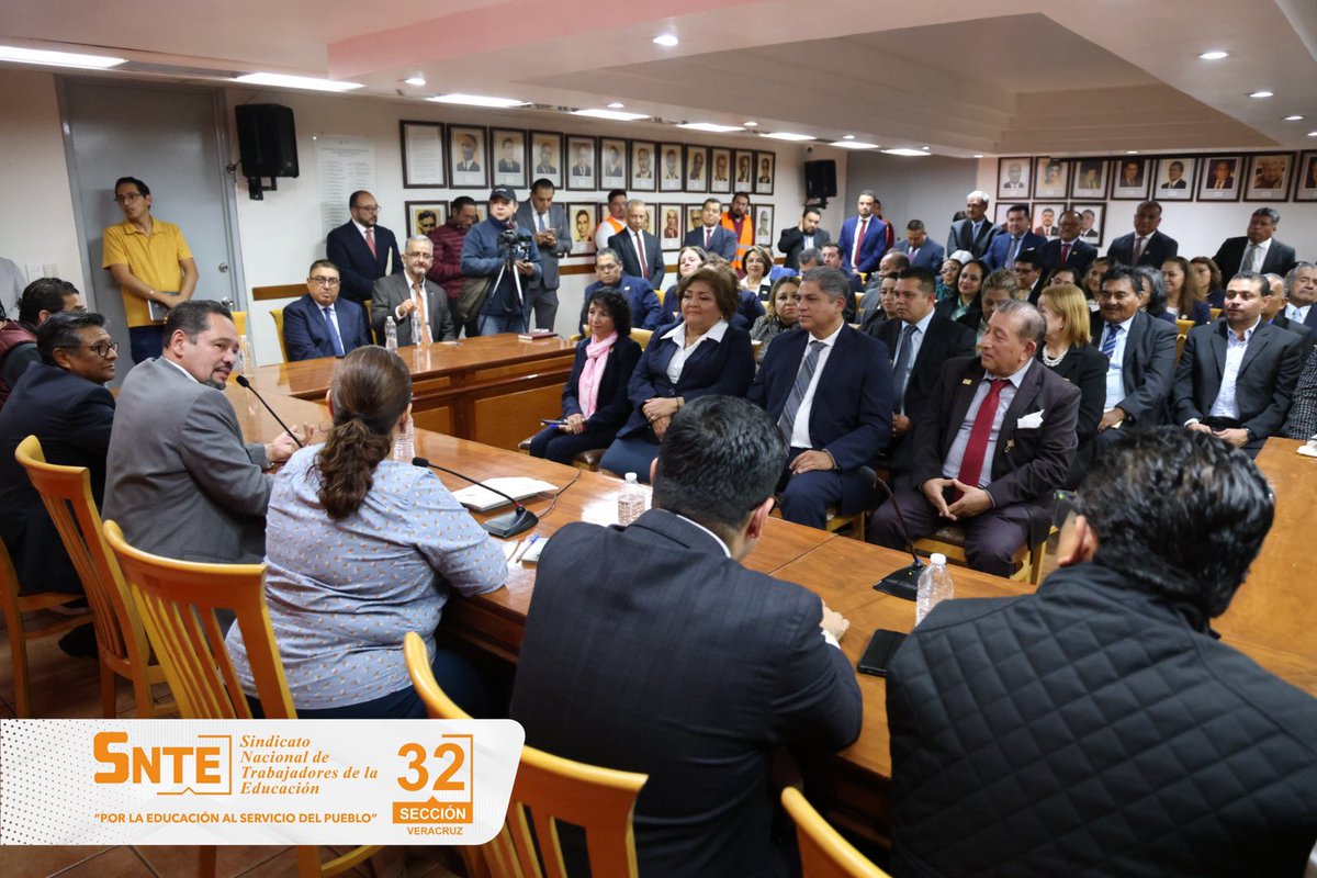 snteseccion32's tweet photo. El día de hoy, con profundo orgullo y compromiso con nuestra labor sindical, la Sección 32 del SNTE llevó a cabo la presentación formal de la Directiva Seccional…https://t.co/Kwr7vAu4Os

“Unidad, Orgullo y Compromiso por la Educación de Veracruz”

#SNTE32 #EquipoPolítico https://t.co/tjO63tr2RU