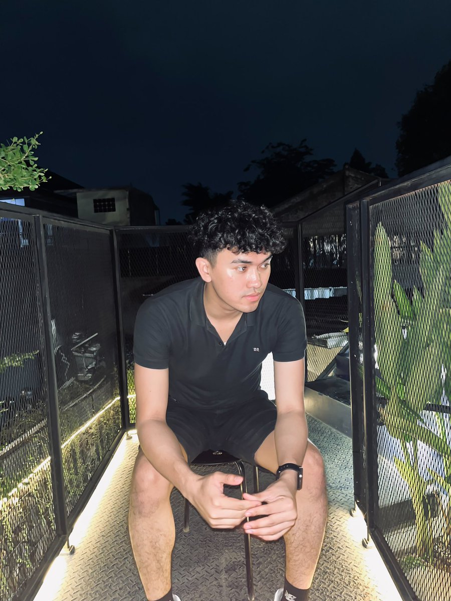 XMtrsh's tweet photo. Gini ya kalau badan kurang pelukan, pada sakit semua 🙂 https://t.co/SQmtVOi10J