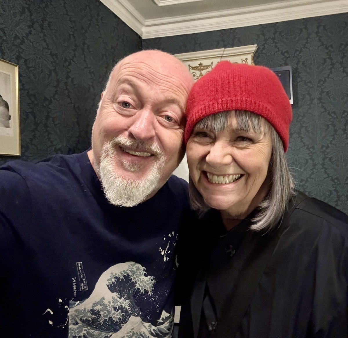 Bill Bailey (@billbailey) on Twitter photo Who might be at my show tonight? - it’s the inimitable, the wonderful <a href="/Dawn_French/">Dawn French 💙🔴🏳️🌈🇺🇦</a> Who might be at my show tonight? - it’s the inimitable, the wonderful <a href="/Dawn_French/">Dawn French 💙🔴🏳️🌈🇺🇦</a>