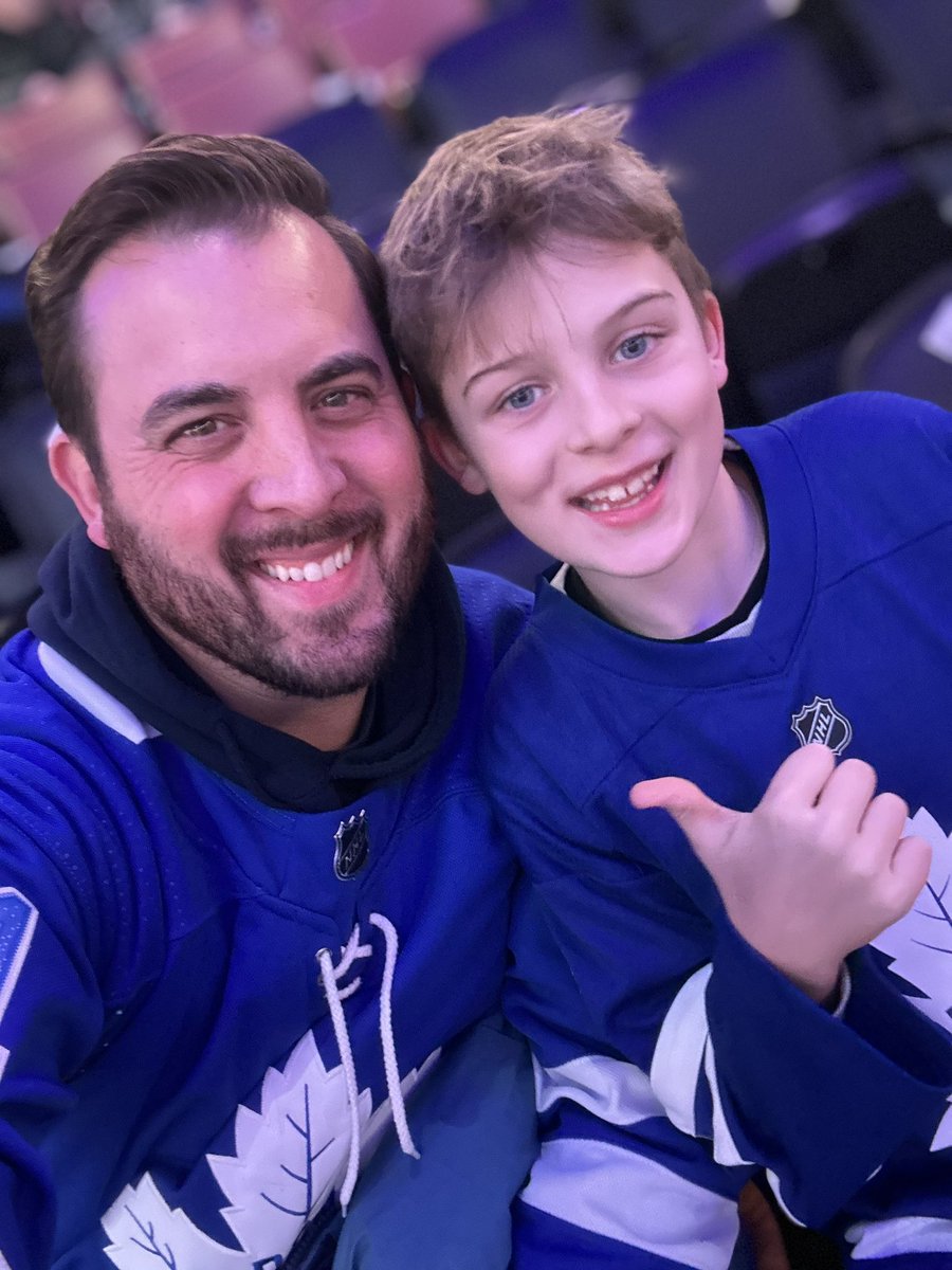 Maverick’s first Leaf game!
#leafsforever #goleafsgo <a href="/MapleLeafs/">Toronto Maple Leafs</a>