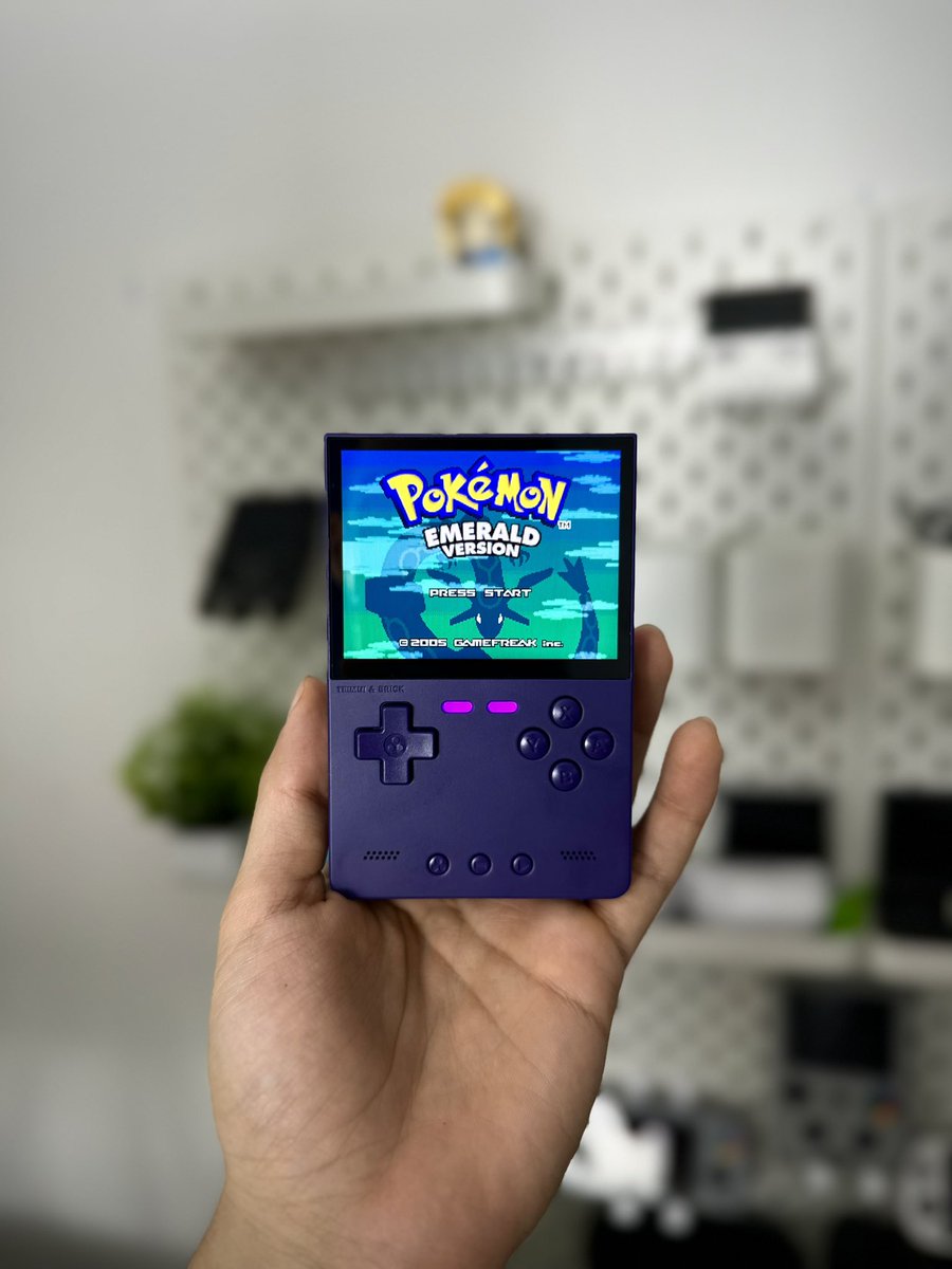 MiyooMiniPlus's tweet photo. The Trimui Brick has me in love with how beautiful this console looks and its screen looks so colorful! 🔥

Link: https://t.co/NvAtubmqCE

#trimui #trimuibrick #anbernic #rg35xx #miyoo #retrohandheld #portableconsole #gameboy https://t.co/bmUTA7Drfr