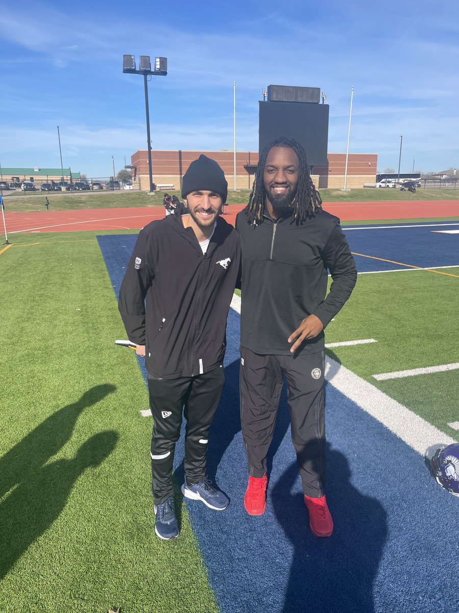 Spencinoo's tweet photo. While out here coaching at the @TheDreamBowl ran into my Guy Mikael Stroka From @UTEPFB
Couple Of #UtepAlumni’s !!!! #PicksUps
@CoachSWUTEP @UTEPAthletics https://t.co/vcDIxEbrSc