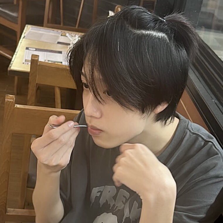 bunienice's tweet photo. ตัวเองมีจุกเดียวหยอเก๊ามี4จุก https://t.co/AZ0qQ98Jth