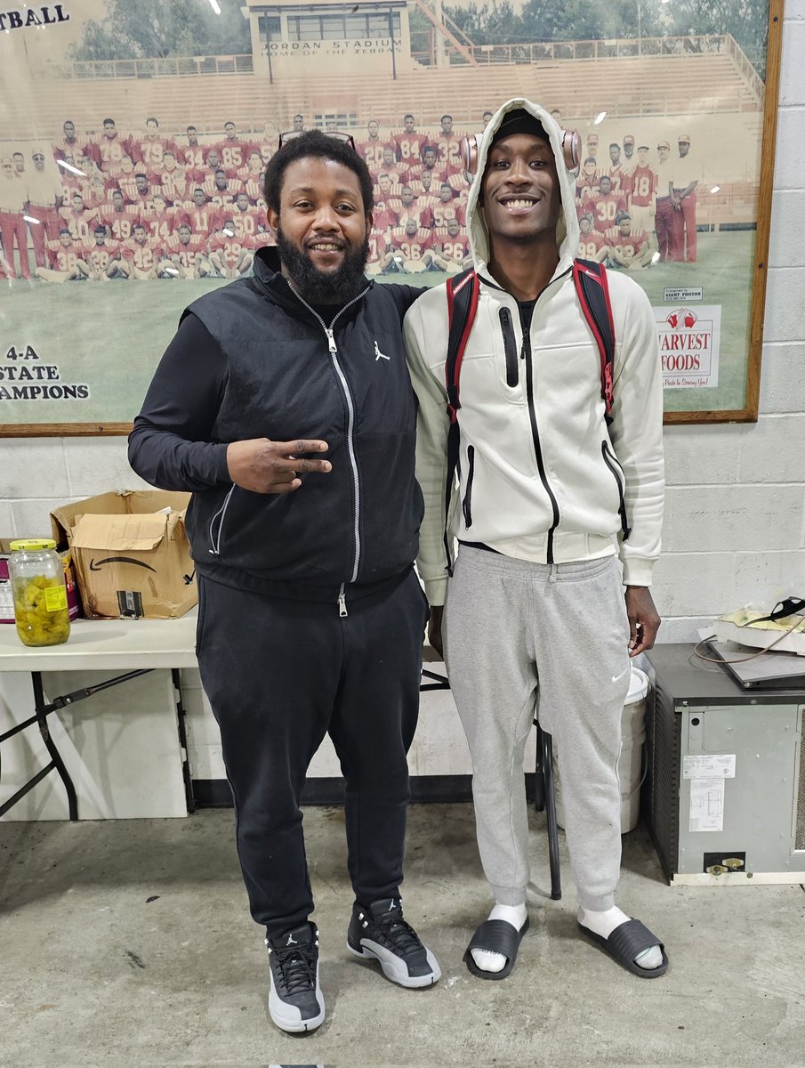 Coach Mike Will (@coachmike2will) on Twitter photo <a href="/NakeelLawrence_/">KeelβοΈLawrence</a> in the building working hard. This 6'1 CB is a must watch this year <a href="/ButteFootball/">Butte College Football</a>
<a href="/ArRecruitingGuy/">Richard Davenport</a> <a href="/RivalsPortal/">NCAA Transfer Portal</a> <a href="/RivalsFriedman/">Adam Friedman</a> <a href="/adamgorney/">Adam Gorney</a> <a href="/NakeelLawrence_/">KeelβοΈLawrence</a> in the building working hard. This 6'1 CB is a must watch this year <a href="/ButteFootball/">Butte College Football</a>
<a href="/ArRecruitingGuy/">Richard Davenport</a> <a href="/RivalsPortal/">NCAA Transfer Portal</a> <a href="/RivalsFriedman/">Adam Friedman</a> <a href="/adamgorney/">Adam Gorney</a>