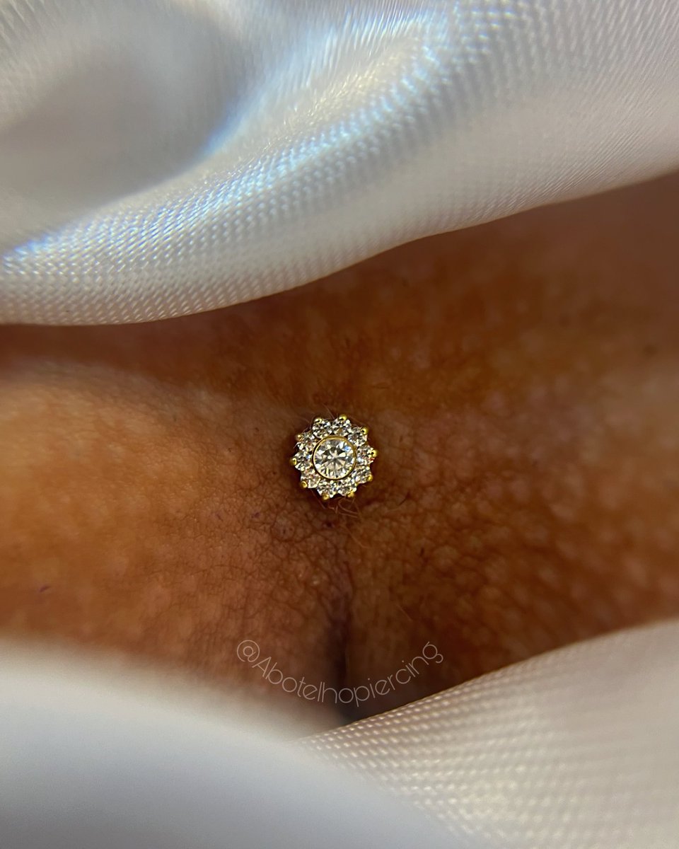 botelhopiercing's tweet photo. Christina Piercing • Titânio • Topo de flor confeccionado com Zircônias cúbicas •

📍Nova Iguaçu - RJ

#christinapiercing #piercingintimo #piercingnomamilo #nipplepiercing https://t.co/A4w54sXtub