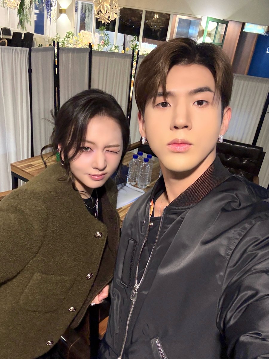 KARD_Official's tweet photo. [🎥]
[한국어 CC] 보는 순간 빠져드는 #KARD 히트곡 메들리 🎶 숨겨진 TMI 대방출! | 박준형 &amp; 브라이언 BYOB EP.15

🔗 https://t.co/ScWgdZHqsB

#KARD #카드
#BM #비엠 #JIWOO #전지우
#BYOB https://t.co/rTIRo8Gx28