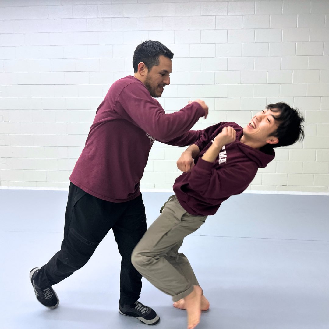 systemavasiliev's tweet photo. Defend yourself from every angle!
Join Eric Torres in Tokyo for the ‘Defence from All Angles’ seminar. One of the top Systema HQ Toronto instructors and a skilled psychotherapist, Eric integrates powerful self-defence techniques with deep health practices for a truly https://t.co/r4E7cWWW9W
