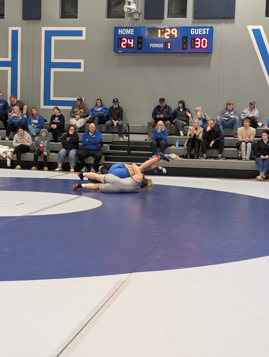 MaBlackOW's tweet photo. Great dual tonight for @OWGirlWrestling against ONW! Owls take the win!  @ADButlerOW https://t.co/bbNKvxGUgx