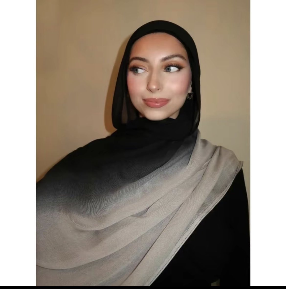 shopwithflorie's tweet photo. ingatkan beaded shawl je tengah viral rupanya tudung yg ada ombre ni pon tengah hype ye🤪

tak sangka cantik ii macam ni harga dia gila murah and kualiti best nakmampos ⭐️😭🫵🏻 https://t.co/laIxyMlCtA
