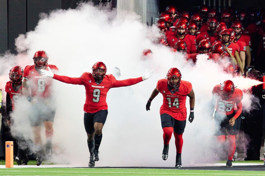 Xavier Bowman (@xavier_bowman09) on Twitter photo After a great conversation with <a href="/Da_DREAM47/">Akeem Davis</a>, I am blessed to receive an offer from <a href="/unlvfootball/">UNLV Football</a> !!!! <a href="/CoachDanMullen/">Dan Mullen</a> <a href="/beyond_grind/">Kaylen Stewart Sr.</a> <a href="/KCIrishFootball/">Knoxville Catholic Football</a> <a href="/Coach_Shad_/">Coach Shad</a> <a href="/MikeTucker52/">Mike Tucker</a> <a href="/rusty_bradley_/">Rusty Bradley</a> <a href="/PennySmith_/">Smith</a> After a great conversation with <a href="/Da_DREAM47/">Akeem Davis</a>, I am blessed to receive an offer from <a href="/unlvfootball/">UNLV Football</a> !!!! <a href="/CoachDanMullen/">Dan Mullen</a> <a href="/beyond_grind/">Kaylen Stewart Sr.</a> <a href="/KCIrishFootball/">Knoxville Catholic Football</a> <a href="/Coach_Shad_/">Coach Shad</a> <a href="/MikeTucker52/">Mike Tucker</a> <a href="/rusty_bradley_/">Rusty Bradley</a> <a href="/PennySmith_/">Smith</a>