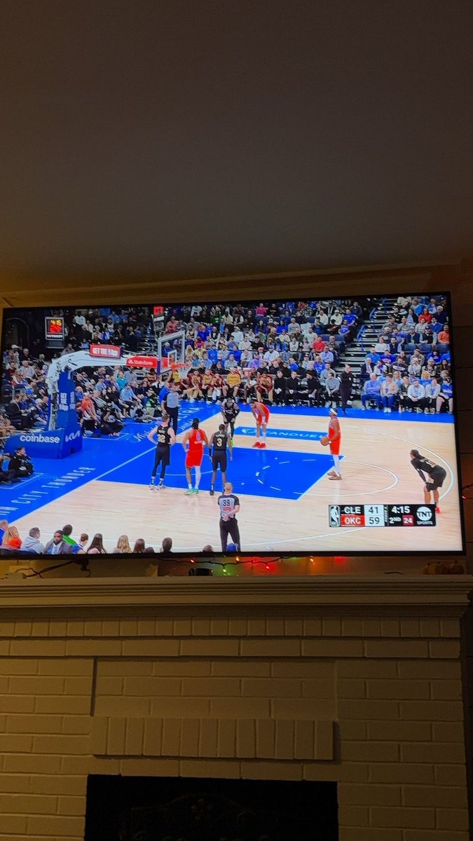 SirGpagliacci's tweet image. Like clockwork I turn on this game and shai is at the line #freethrow merchant