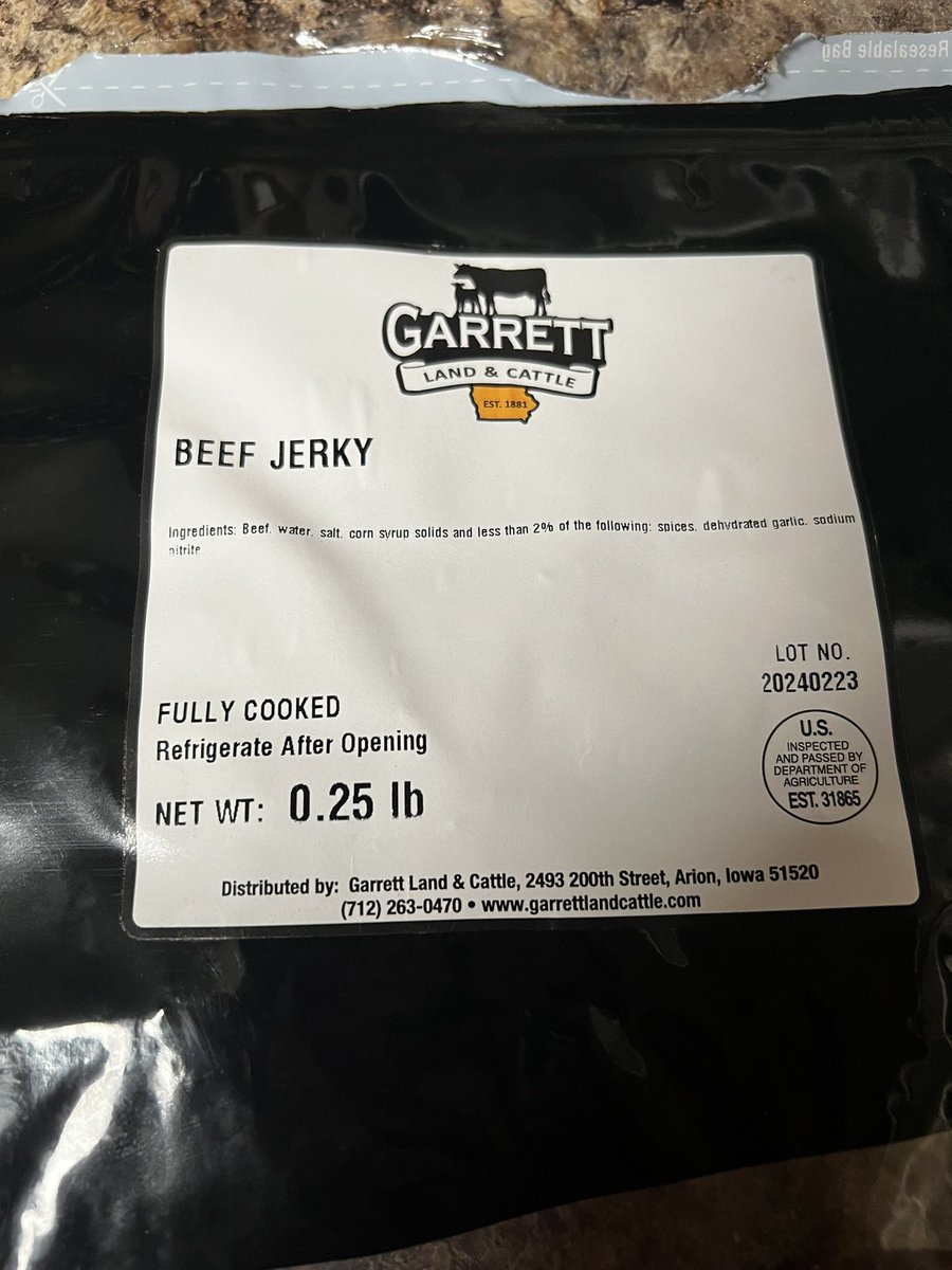 I like to use social media as a way for people to learn from my dumb mistakes, one of the biggest mistakes in my life was waiting this long to try beef jerky from <a href="/KellyGarrett75/">Kelly Garrett</a> - this stuff is superior in favor.