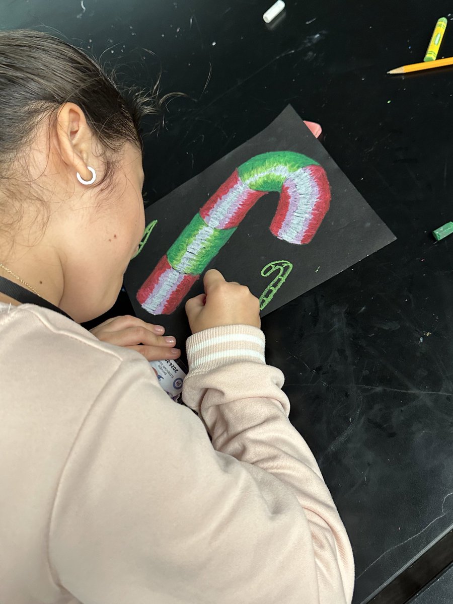 MsCompean's tweet photo. Before the break, 5th was assigned a final project using all of the skills we have learned so far.
They created candy cane forms using value &amp; color, then made a patterned background while keeping emphasis on their candy cane. They did not disappoint!#risdartmatters #risdbetheone https://t.co/ircdBXSxDq