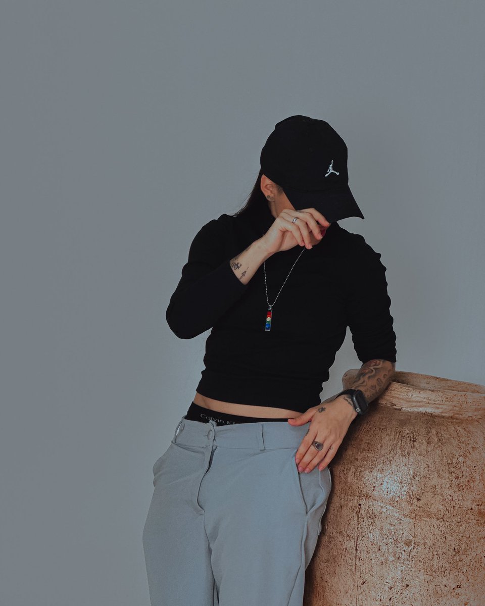 laColombiiana's tweet photo. 🖤🫰🏻 https://t.co/rld9qh2kZl