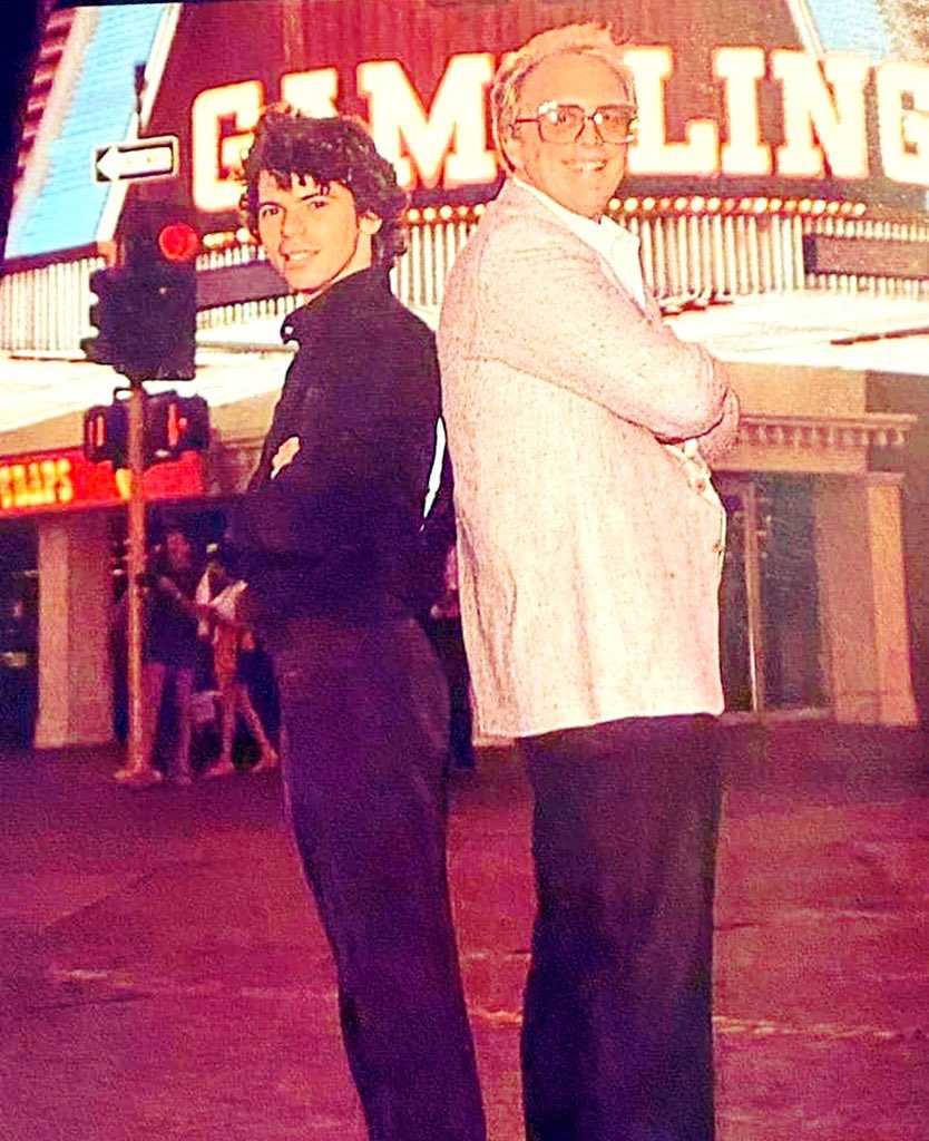 ungar_stefanie's tweet photo. “Dad, when you first came to town, who was the guy to beat?”
“I’d say Chip Reese.”
And they went on to become the best of friends! https://t.co/u21BIJyxCi