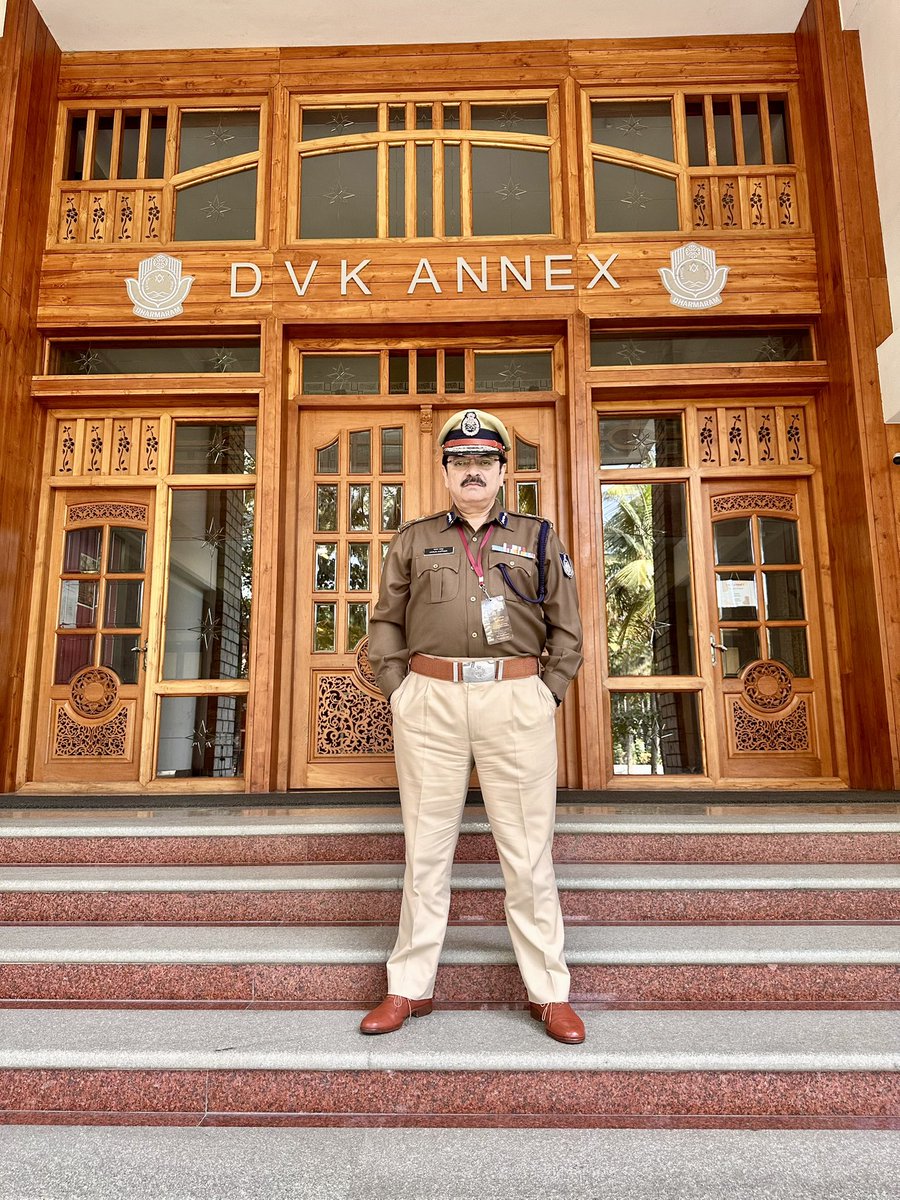 varunkapoor170's tweet image. Spent time in this campus right in the center of the city during the Consultation of The National Women’s Commission on Cyber Laws and Women. Was the key note speaker and special guest!
@ Christ University Bangalore Karnataka 
#MyEvents
#MyTalks
#EffortContinues
#varunkapoorips