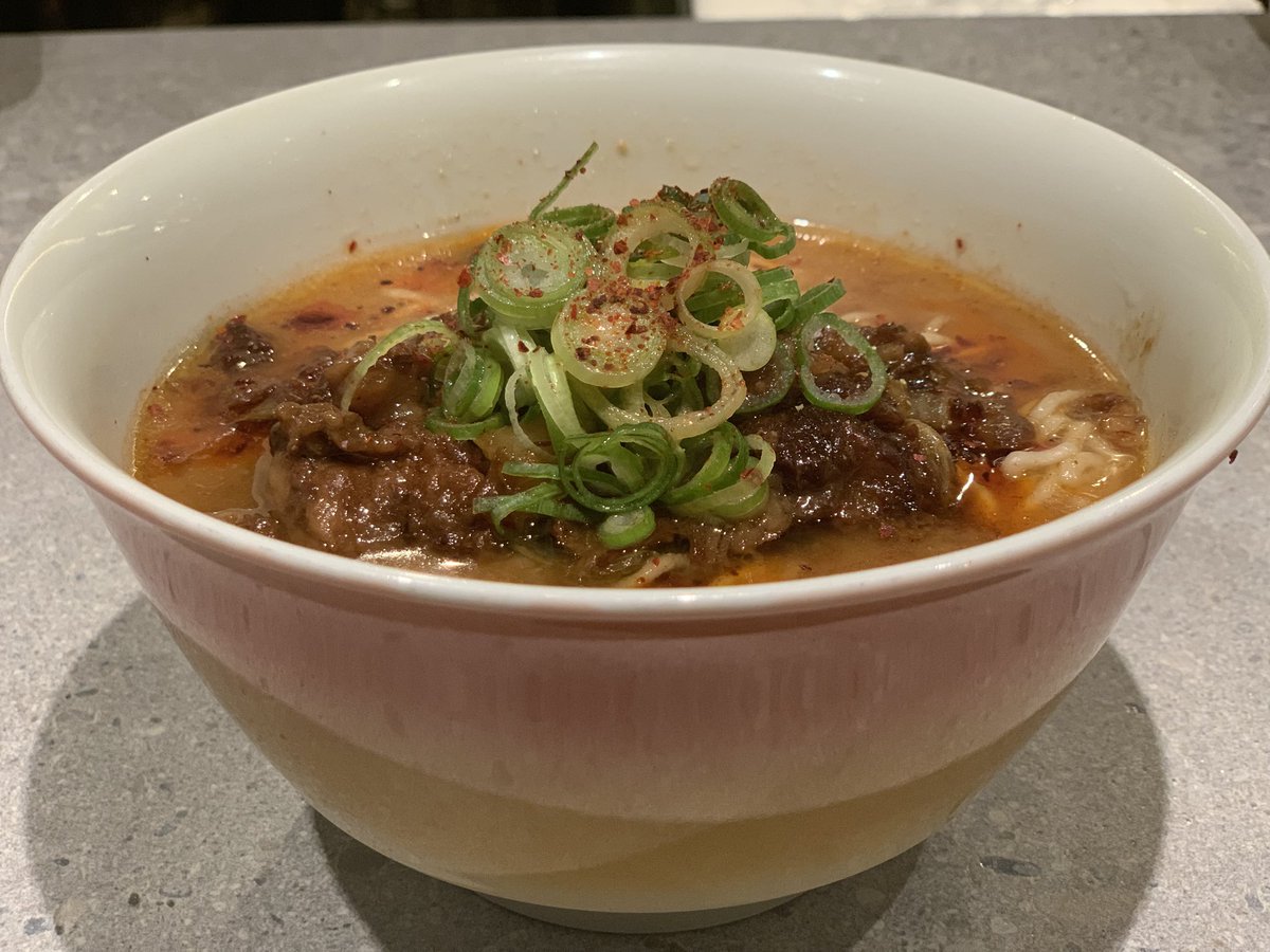 aquaveil888's tweet photo. ブンブン🐝ブラウカフェ

最近は、かき氷🍧では無く限定ラーメン🍜も大好評の当店です😊

現在の限定ラーメンは、牛すじ煮込み味噌ラーメン🍜　汁完多数‼️
来週まであるかな😌飛び込みでも、ご注文頂けます。
この機会に是非♪

かき氷🍧は、ご予約限定の金柑バスク
詳細はインスタaquaveil888を😆 https://t.co/qODQVPoKEI