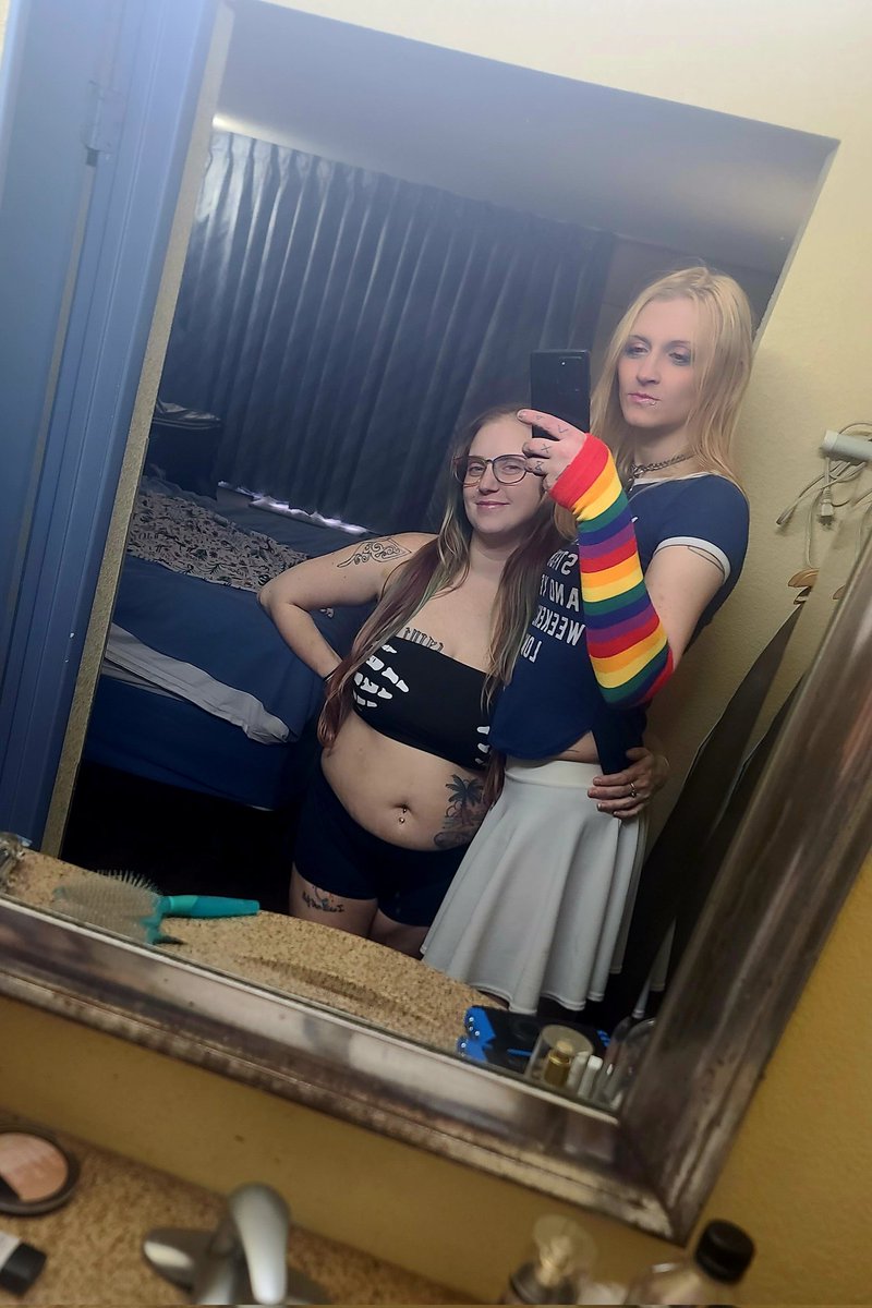 Hksmilf90's tweet photo. Who wants to join us? 😜

See more at 
✨️https://t.co/FjruUZCZZ2

#thirstythursday #thatsmywife #newcontentloading #teasers #milf #onlyfansmodel #onlyfanschick #ad @Hksmilf90 https://t.co/JjNXUUm78F