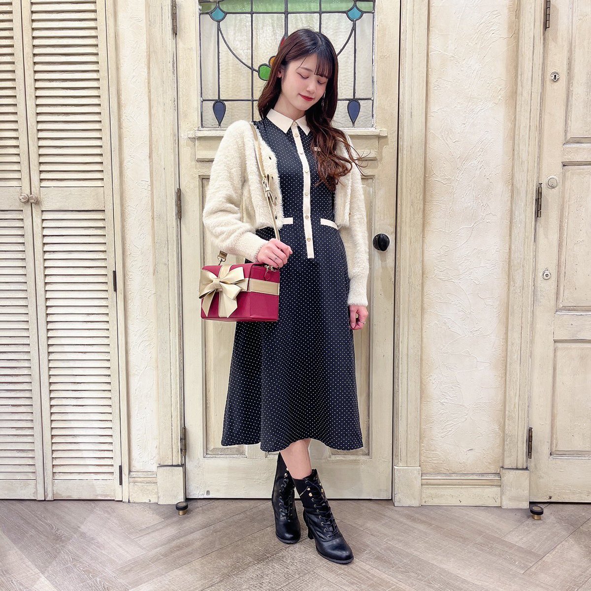 FintTSP01's tweet photo. F i.n.tソラリアプラザ店オープン致しました♡

本日はちょこ＆しぃで
皆様のご来店をお待ちしております🌷

☑︎ 全品50%OFF✨　※一部除外品あり
☑︎AN ANOTHER ANGELUS 
web limited限定展開中⚜️
☑︎ SS先行予約会🌸
☑︎サンプルセールSTART❣️

#fint #ソラリアプラザ #天神 #福岡 https://t.co/Xc1gIJYWDY