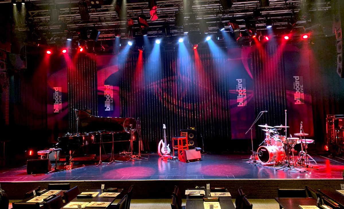 tetsuo_sakurai's tweet photo. 「かつしかトリオ」”Organic” ビルボードライブ大阪公演終了!
平日なのに満杯の大阪メッチャ盛り上がって楽しかった〜!
ご来場の皆さんありがとうございました〜!
次回「かつしかトリオ」公演は、秋の全国ツアー!
#かつしかトリオ #K3 #ビルボードライブ
#yamaha #木目ちゃん #markbass #stompxl https://t.co/vUKtl9BHEr