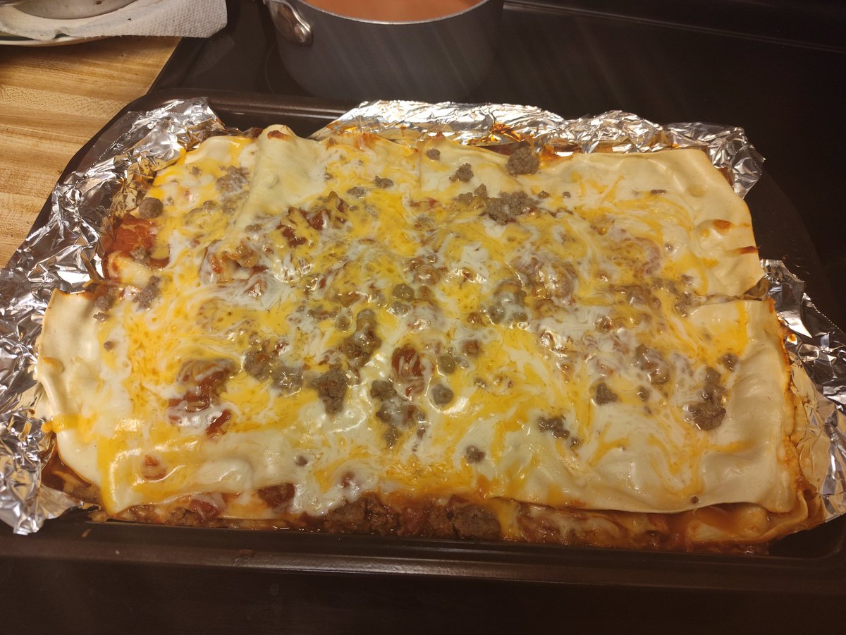 SWolfflame's tweet photo. First time making lasagna. Let you know how it is later! https://t.co/4PYnBCJ6u3