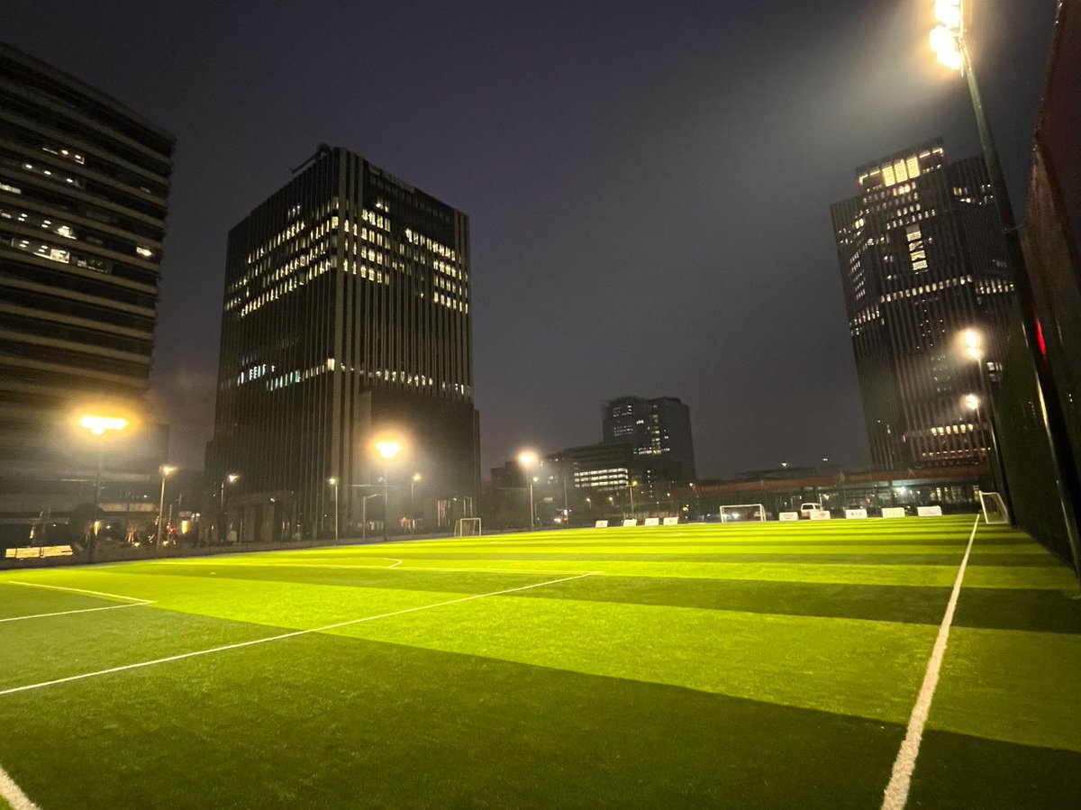 SansiLED's tweet photo. Upgrade to brighter, glare-free stadium lighting with SANSI’s IP66 LED high bay lights! Maximize visibility, boost safety, and enjoy energy-efficient performance — perfect for every game. 
#SportsLighting #LEDLighting #GlareFreeLighting https://t.co/nwOlYXFoLR