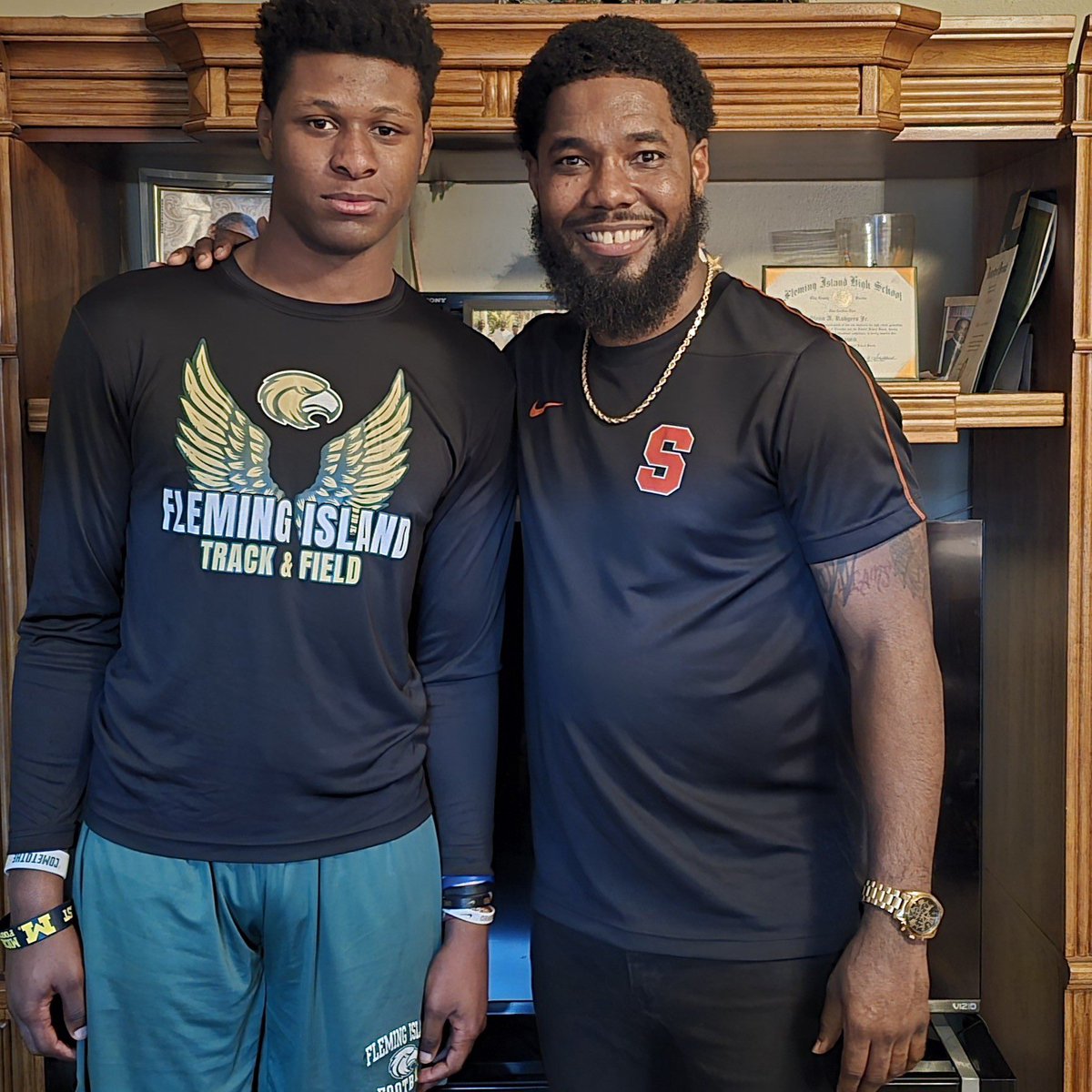 Jarius Rodgers (@jariusrodgers) on Twitter photo Had a good home visit from <a href="/CoachNickWill/">Nick Williams</a> <a href="/CuseFootball/">Syracuse Football</a> <a href="/Coach_2CAP/">Tommy Caporale</a> <a href="/DChipoletti/">Derek Chipoletti</a> 🍊🍊🍊🍊 Had a good home visit from <a href="/CoachNickWill/">Nick Williams</a> <a href="/CuseFootball/">Syracuse Football</a> <a href="/Coach_2CAP/">Tommy Caporale</a> <a href="/DChipoletti/">Derek Chipoletti</a> 🍊🍊🍊🍊