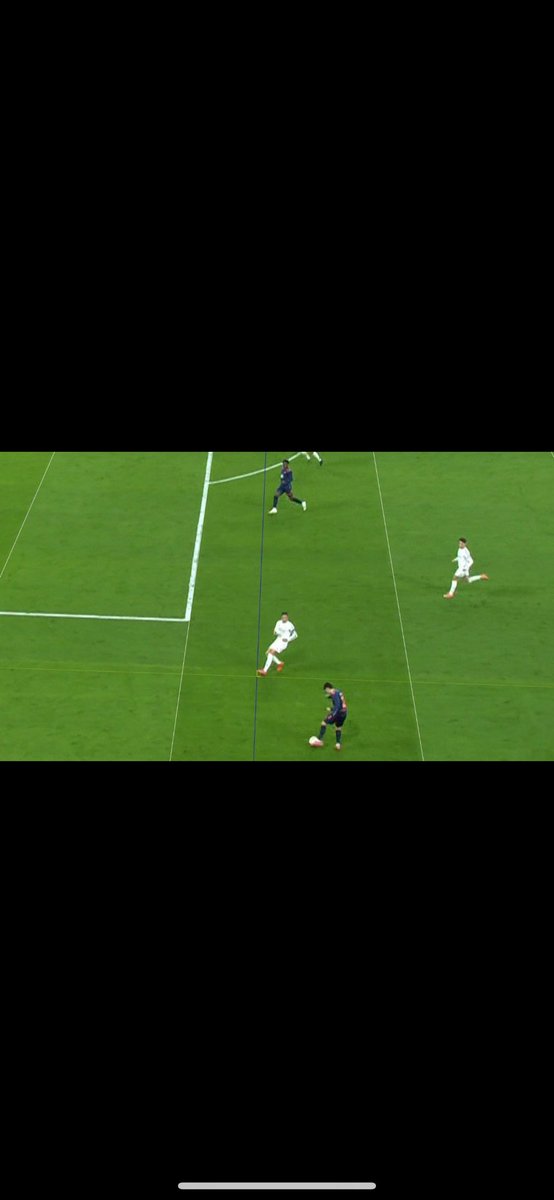 marioretrejo's tweet photo. @MrAngeloValdes ❌No había fuera de juego previo de Bamba en la jugada del posible penalti por mano de Rüdiger. https://t.co/1eXNiyFCLT