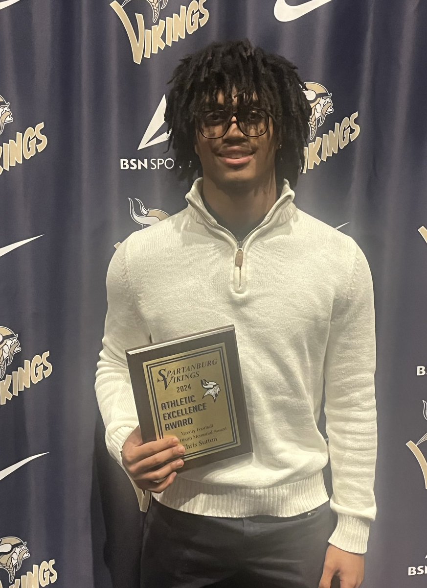 Congratulations to our Nick Dixon Memorial Award Winners <a href="/willlove_96/">Will Love</a> and <a href="/ChrisSutton0/">Chris Sutton</a> .  These’s recipients honor both Nick and Titus 2:6-8 as they give those that oppose them nothing bad to say about them.    #REFINED