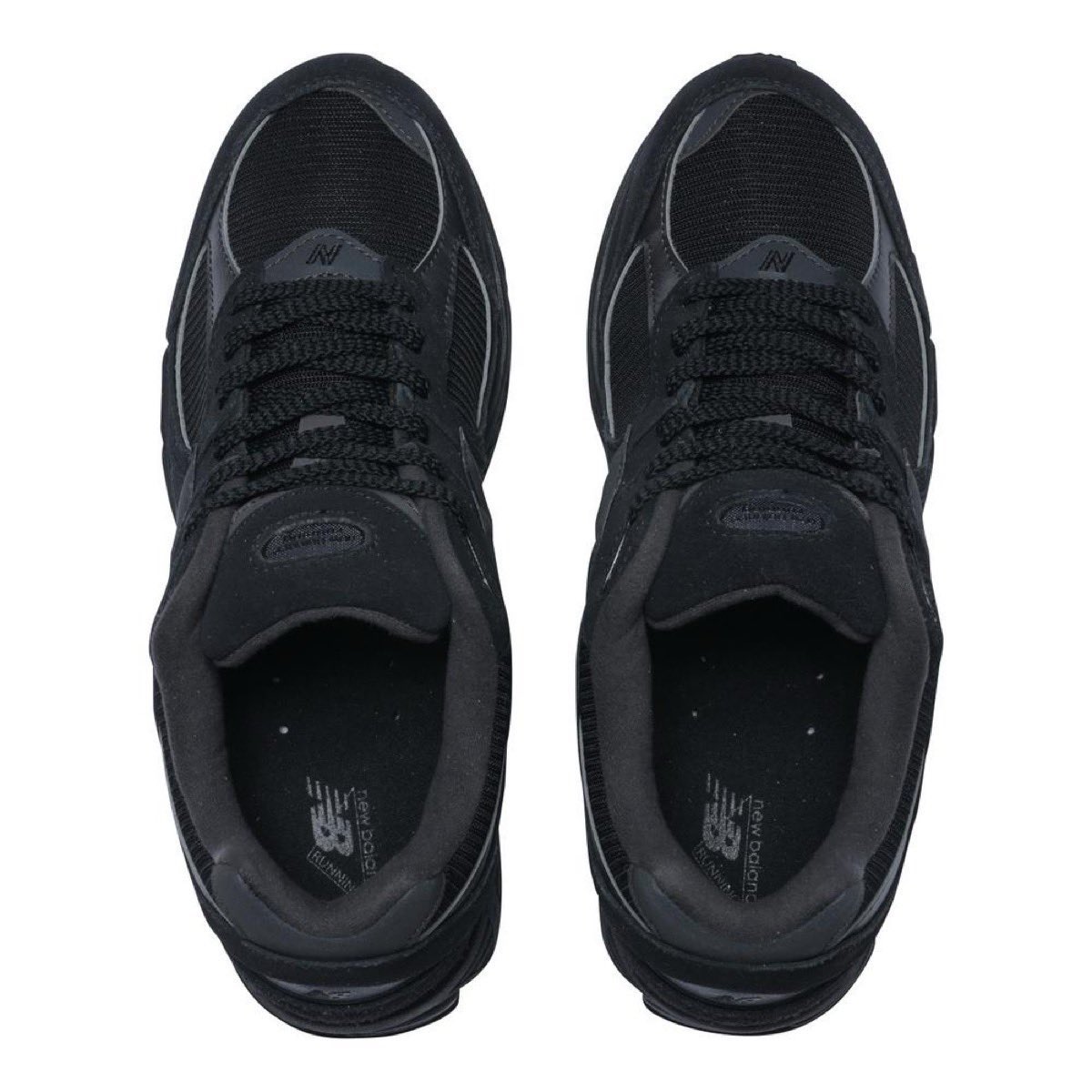 New Balance 2002R “Triple Black”が国内公式オンラインで発売開始